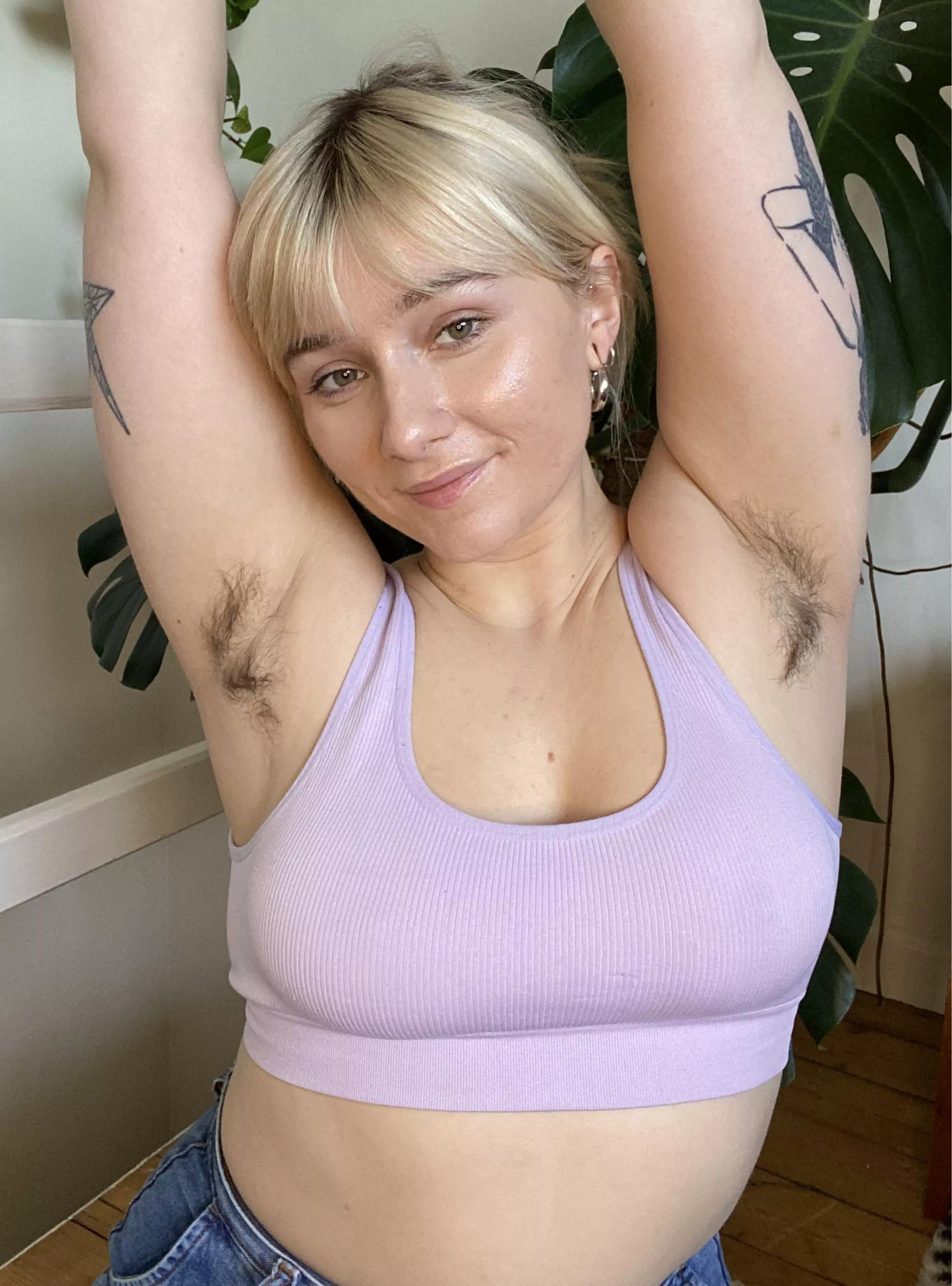 Can I convince you to try a hairy girl? 😼 posted by cherryxbx