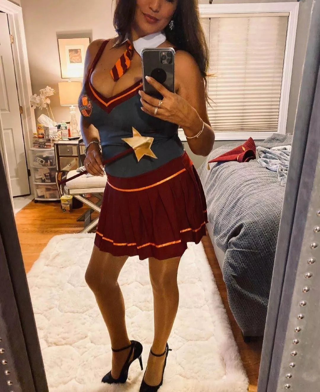 Casting a spell to make you fall in love 🪄 posted by LatinaSeven7