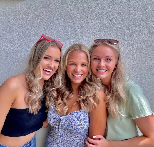 Cute blondes by Wallydinger123