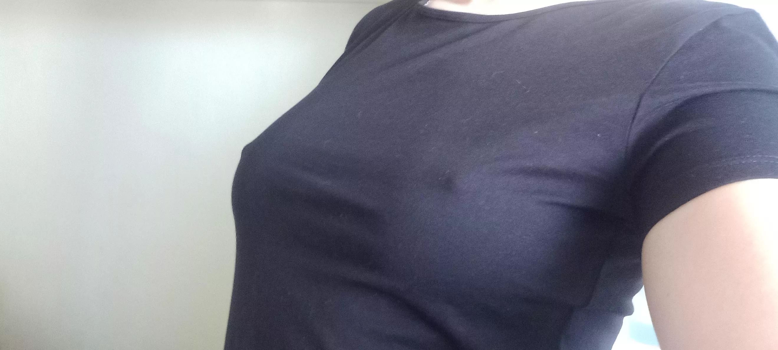 Doing arrangements without bra. Who wants to go with me? posted by hornybabygirlly