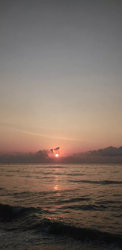 Elliots beach, chennai, India by tha_pathukalam