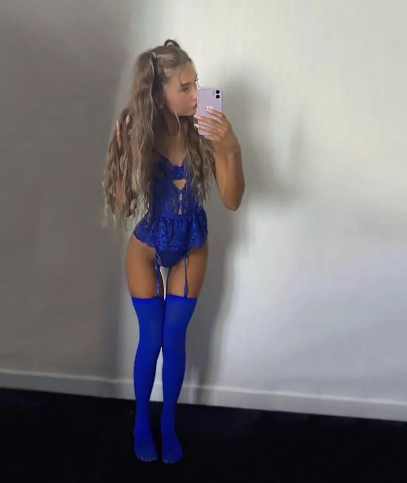 Emma in blue posted by Comic_sans0