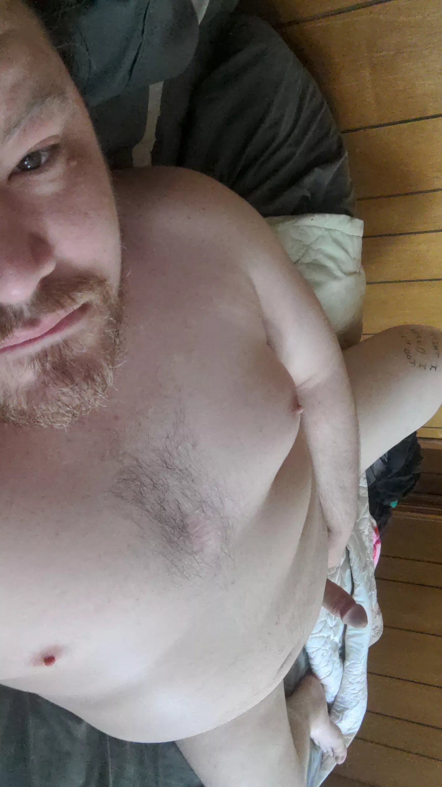 Enjoying my day off posted by GilesMcDangl