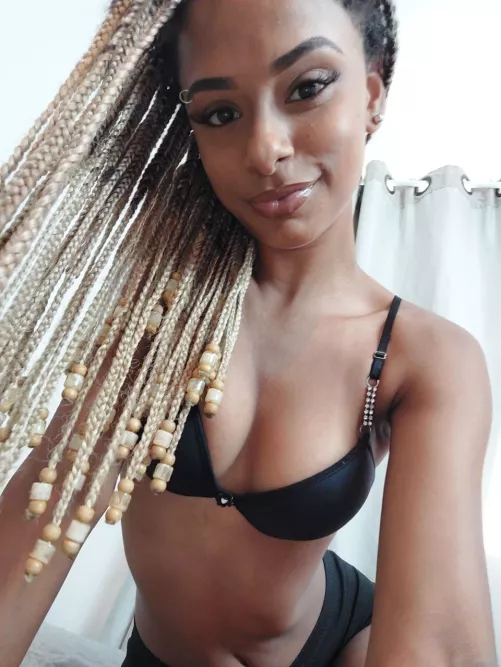 Every inch of me is aching to feel your touch. Will you be the one to satisfy my cravings? by eududarosa