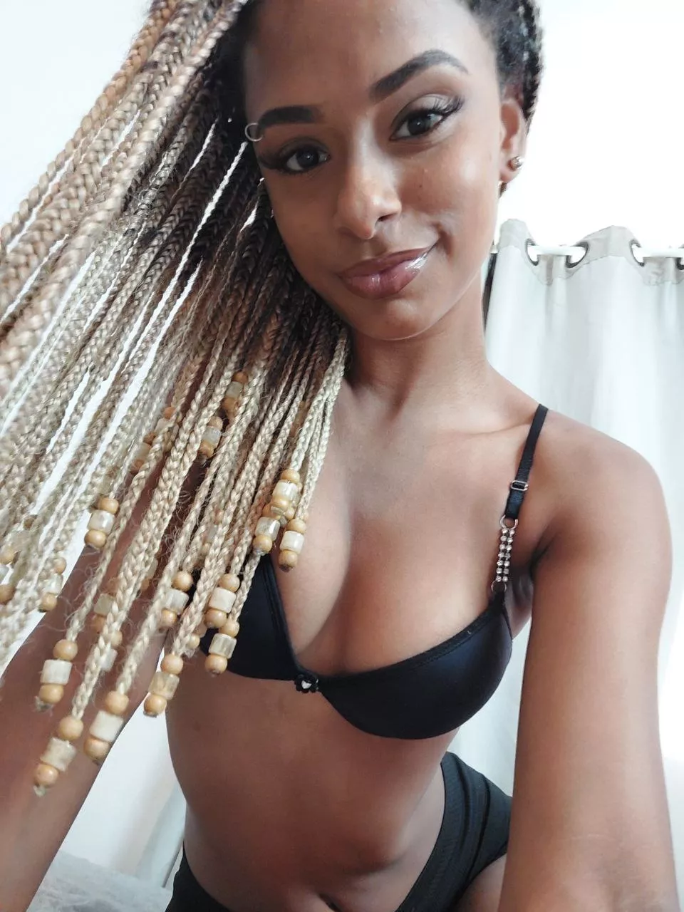 Every inch of me is aching to feel your touch. Will you be the one to satisfy my cravings? posted by eududarosa