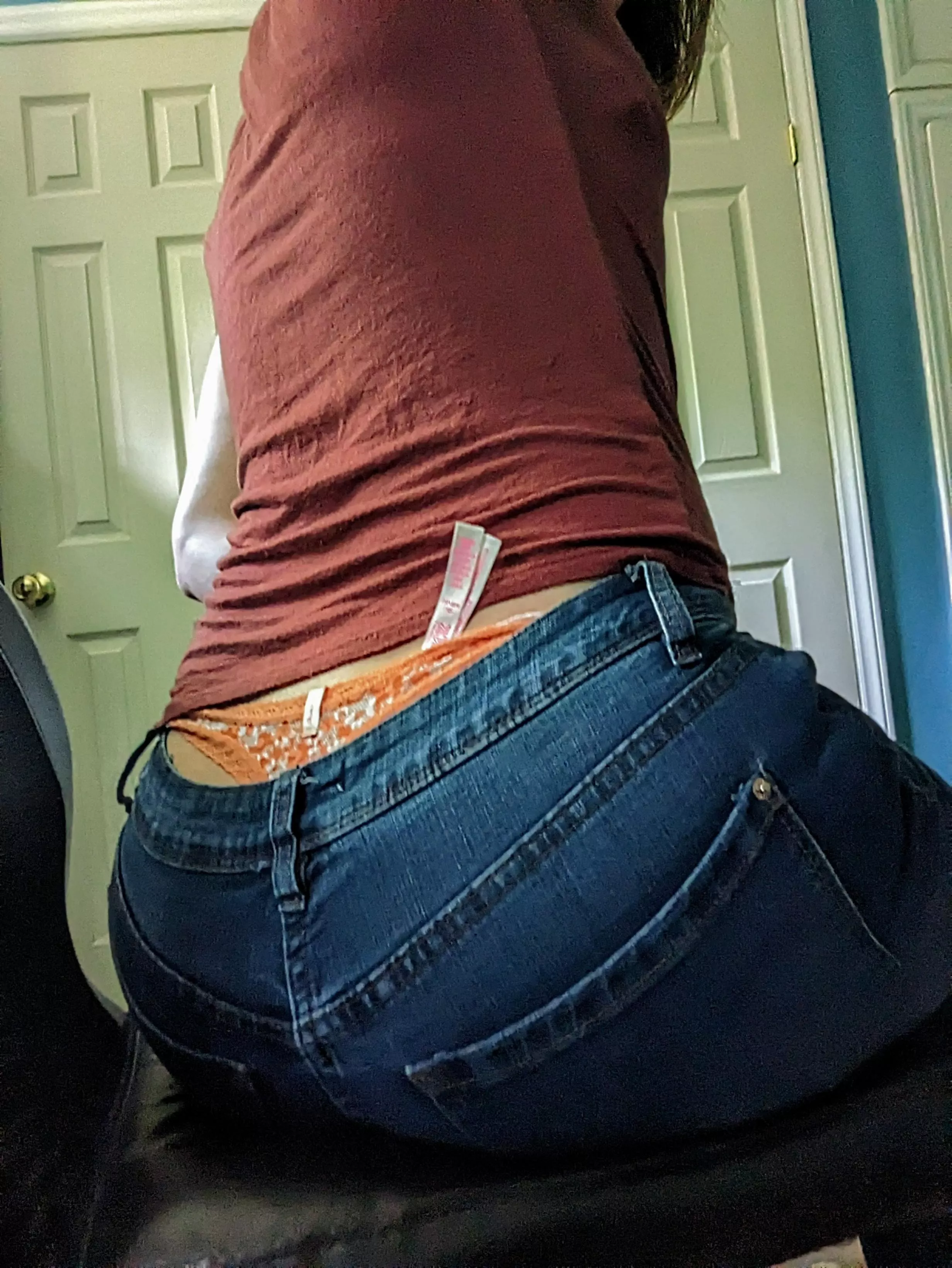 Every time I wear low rise jeans 🫣😆 posted by Fabulous_Date5183