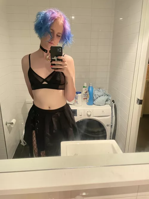 First night going clubbing in fem by EDubbay