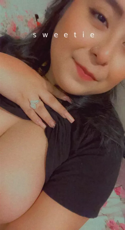 Got to love a Latina by skeletonlin