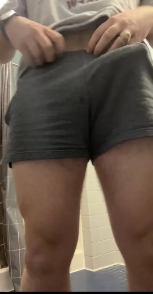 Hard to hide 🫣 by Ojbronc0