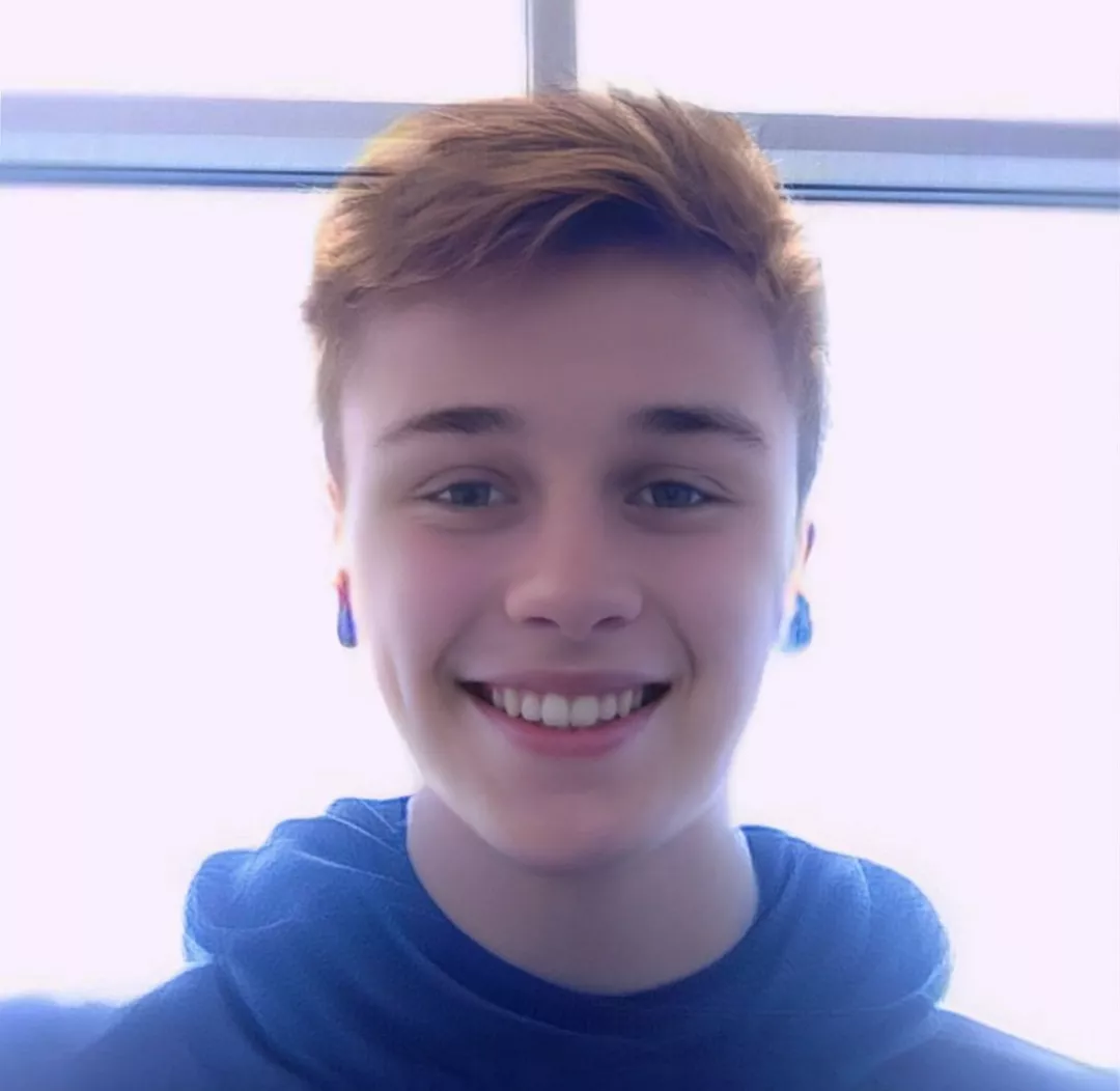 Heeeey 👋 posted by boy_sharing_toy