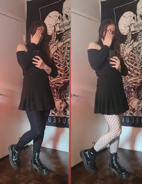 I can't decide which is better... what do you think? by Ari_10000