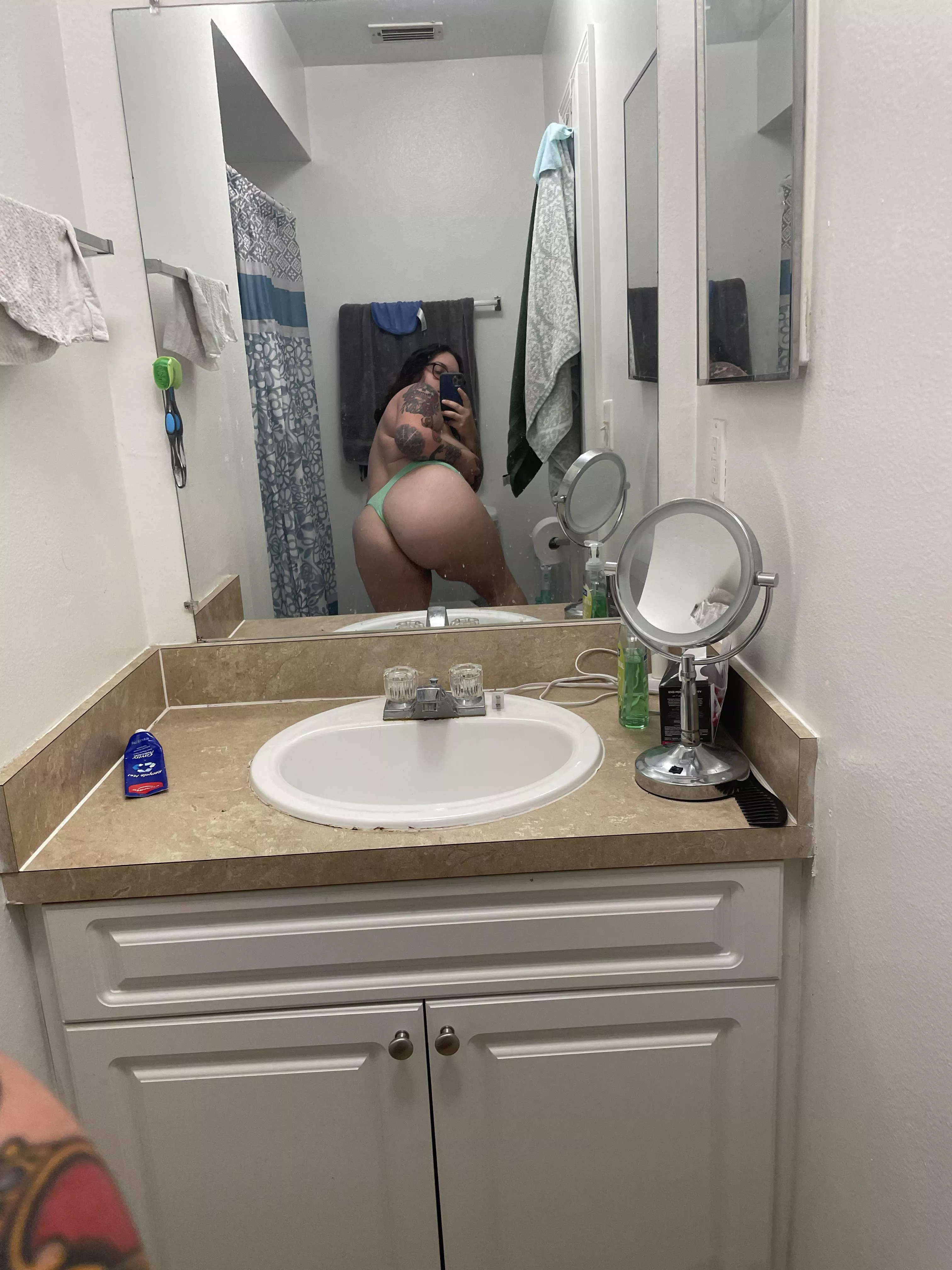 I hope you’re hungry 🤪 posted by Vivianna_Lii