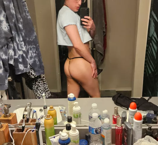 I love the way g strings look by Rys_Femboy