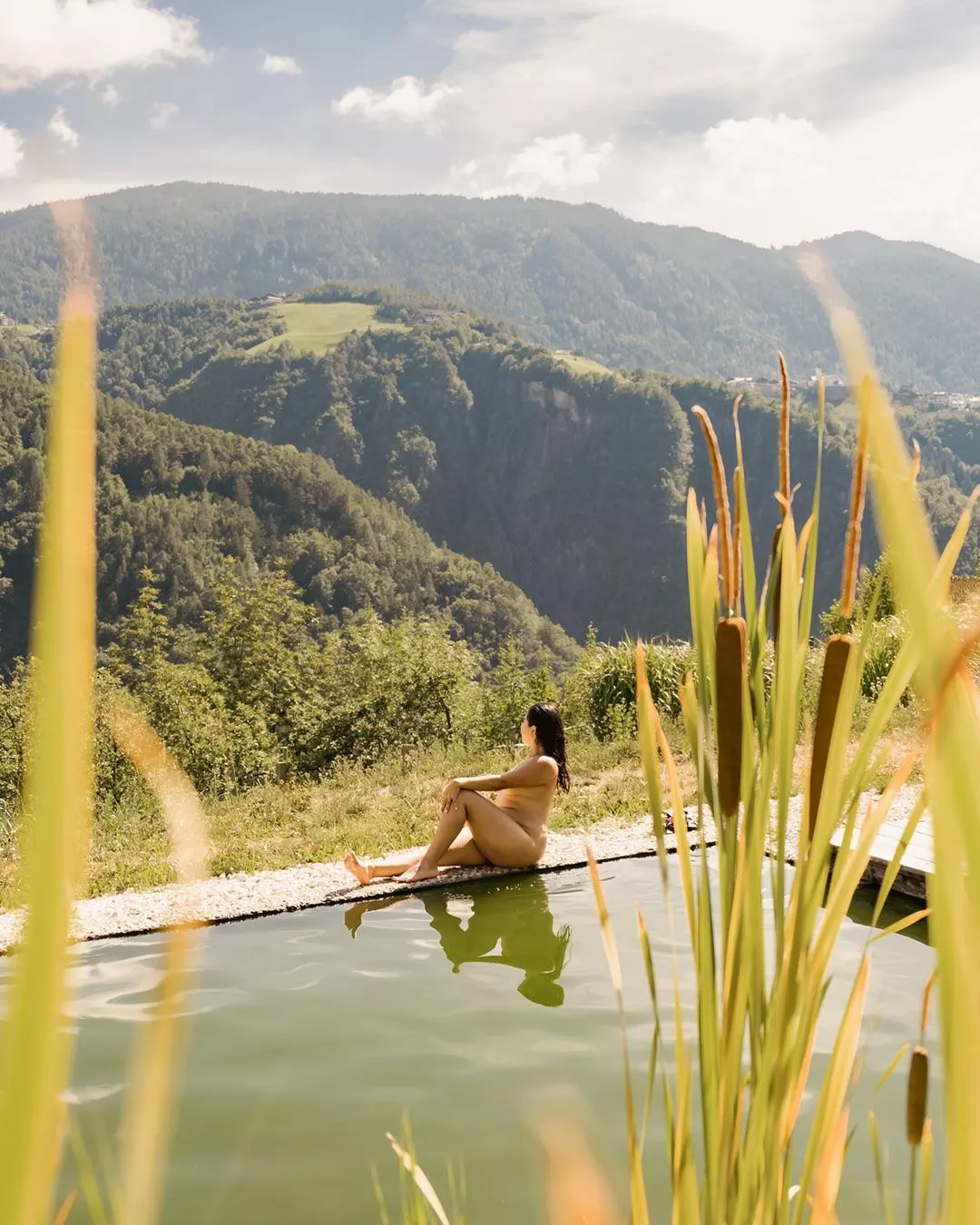 If the Vineyard has an outdoor shower, I’m considering it clothing optional posted by thedeitynextdoor