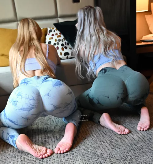 If you're into big butts - this is the place for you! by Leovina