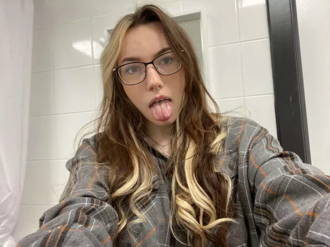 I’m a good girl and all good girls swallow when asked to by SweetLikeKendi