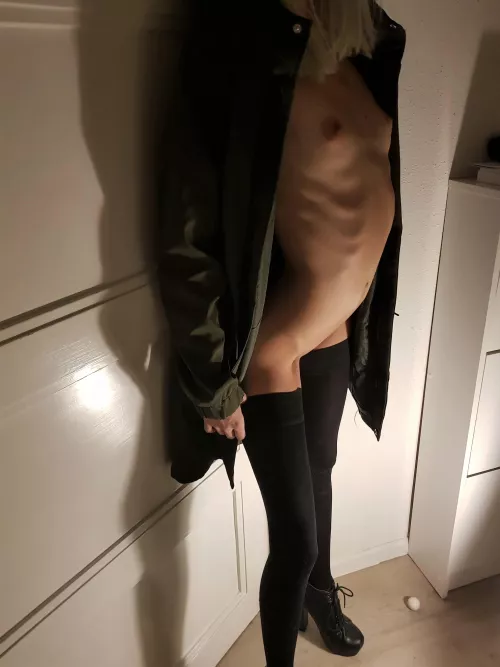 I’m just getting ready for a walk by skinny_slutty_teen