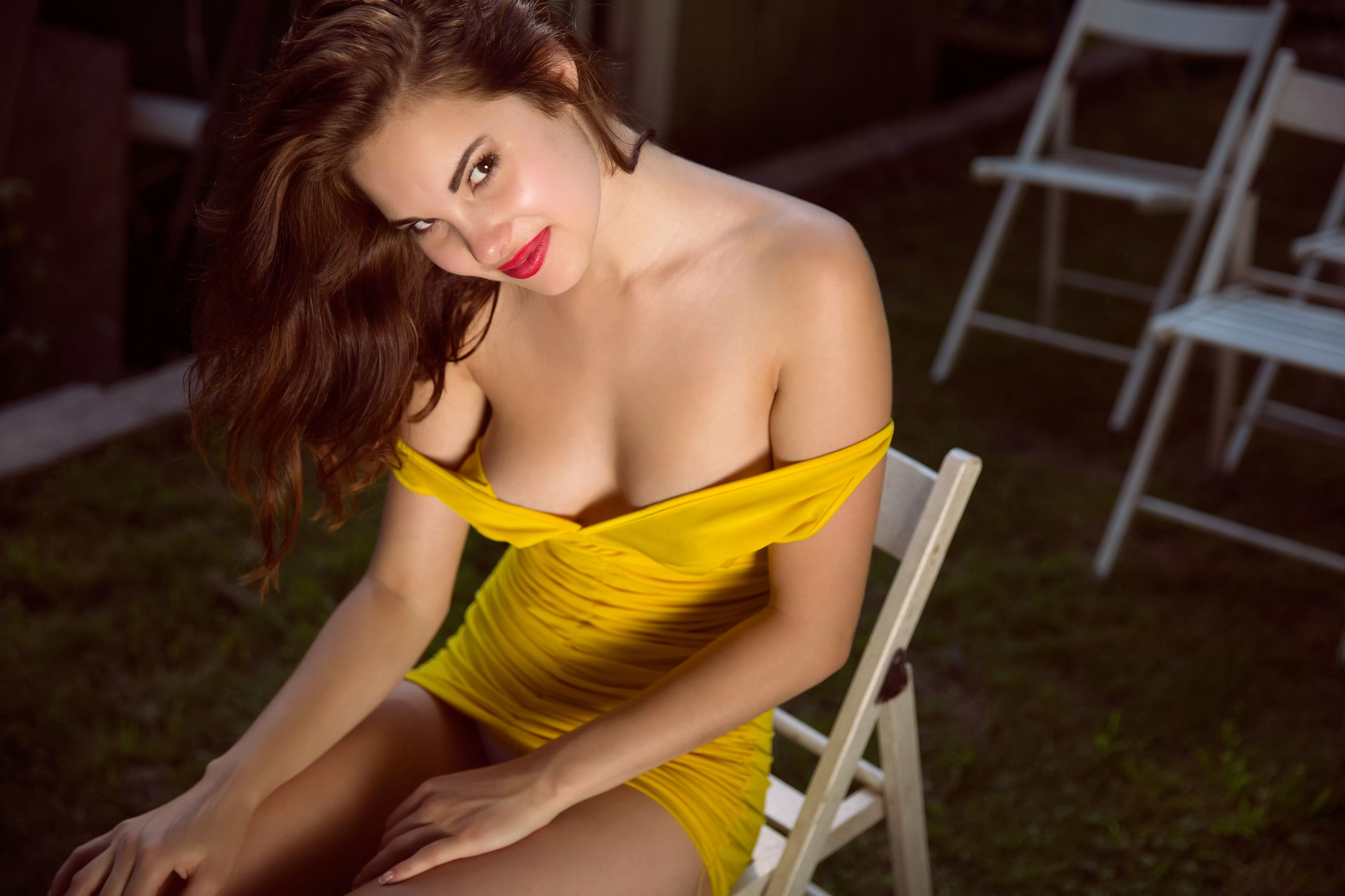 in the sun with a seductive smile posted by famegirls