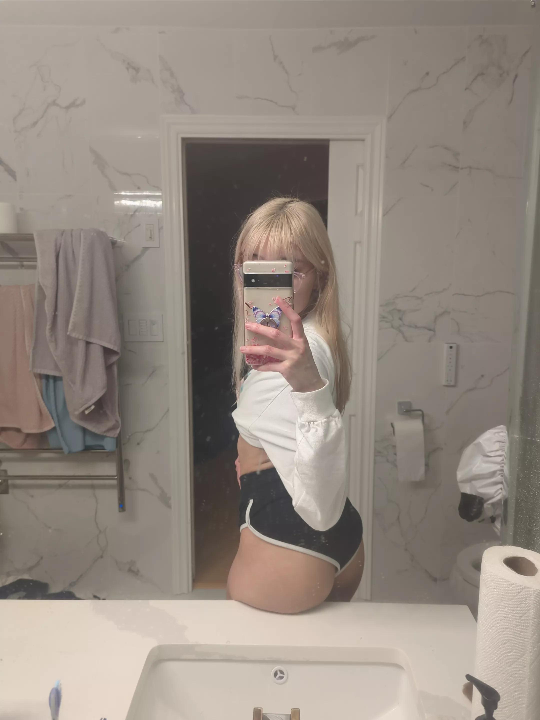 It loves slaps and taps!! posted by hachiekiss