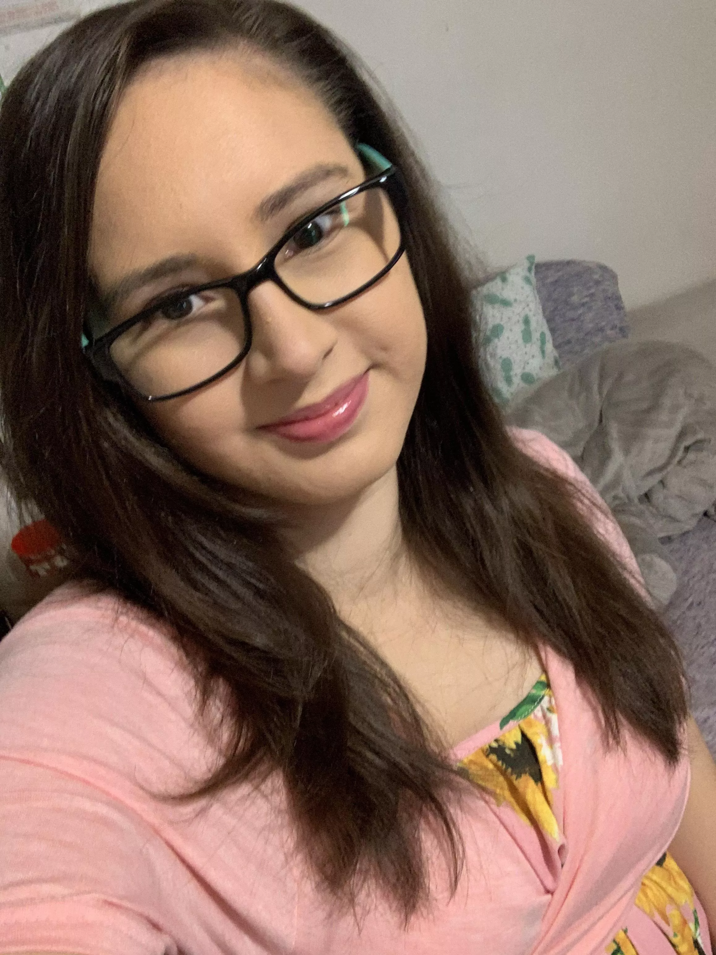 I’ve been told I look cute in glasses posted by Joselynn_Ashleigh_