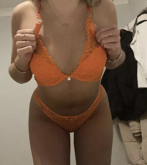 Legal, tight, and 5’1, am I your type by FaeDowney