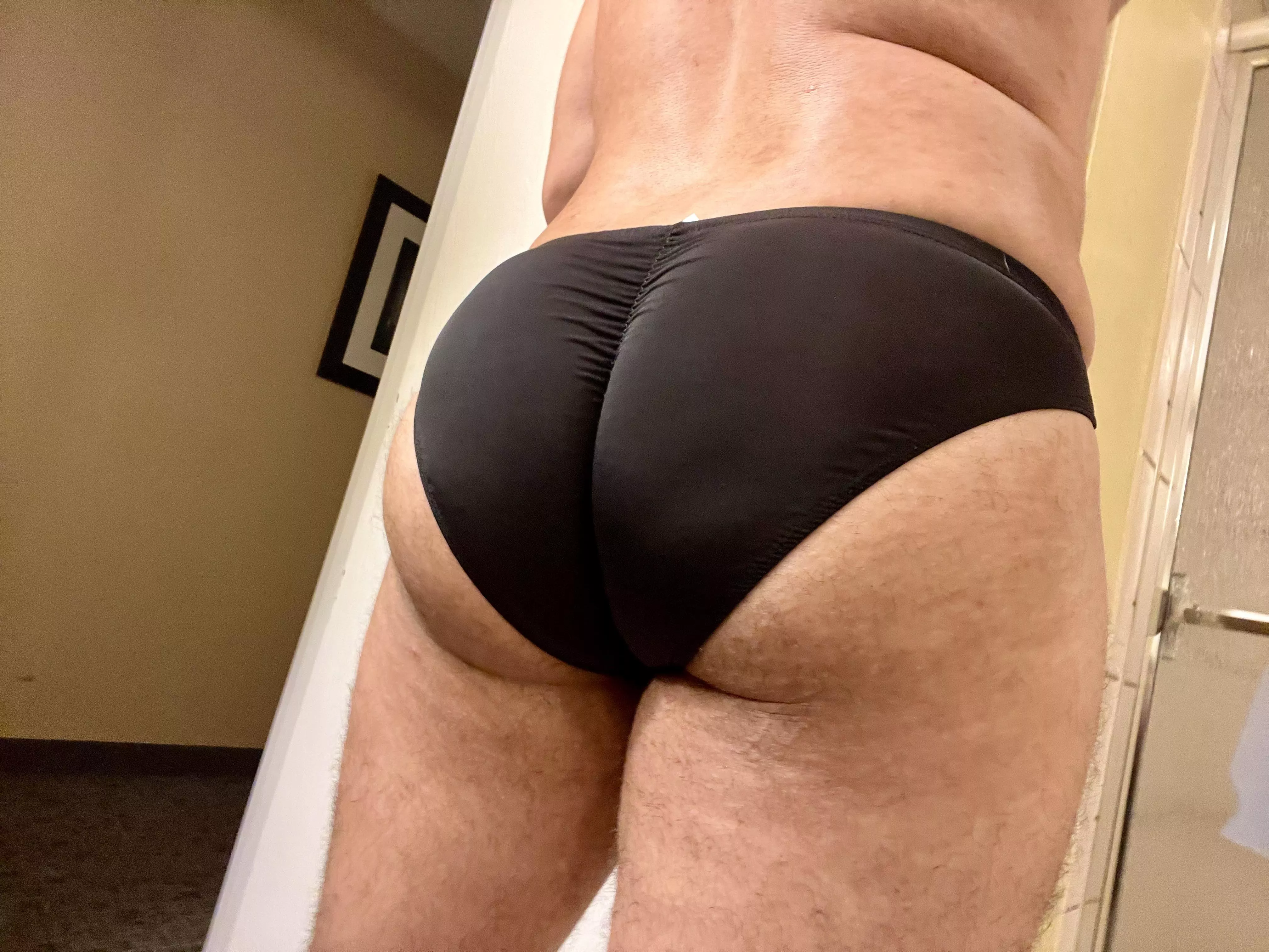 Love the feminine feeling these give me 😏 posted by freelinzberg