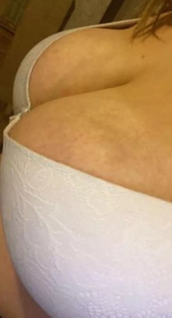 My girlfriend 😈🤤 posted by SufficientField137