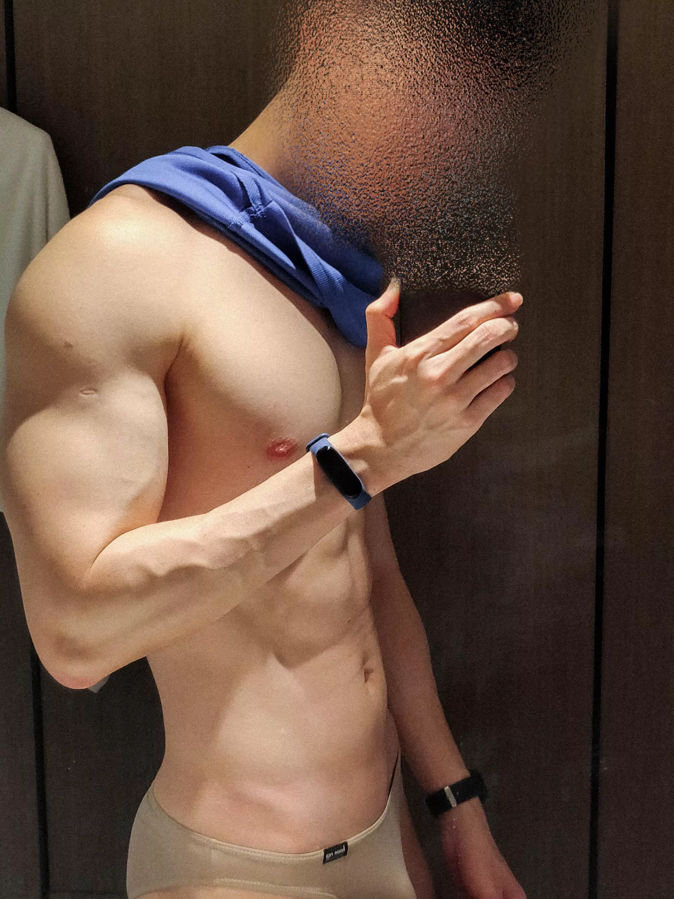 Nude silky briefs got me touching myself 🥵 posted by MUSC_EDGE