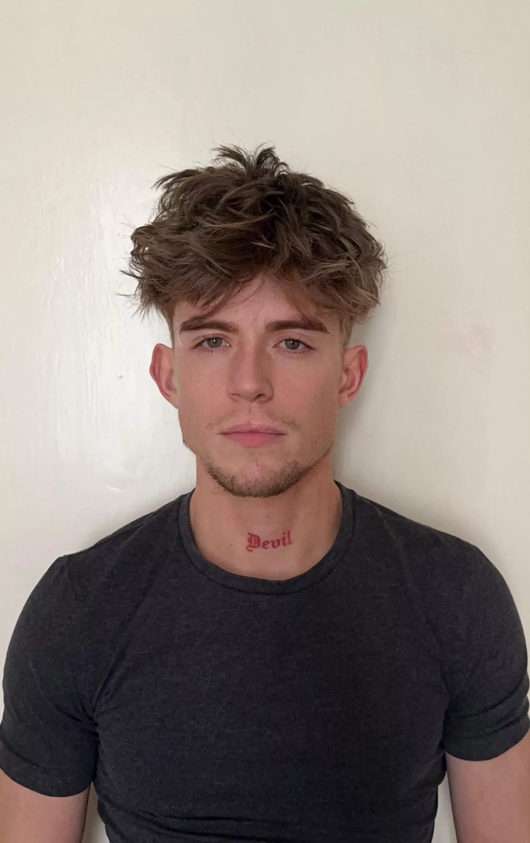 OKAY YALL. So many asked to upload a better and more natural photo. SO NOW😂 Guess my age😂😂😂😂 posted by theofdevil