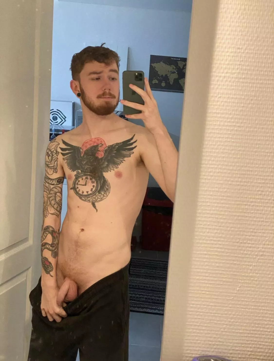 Post workout pre shower show 👀 posted by Strunkinator