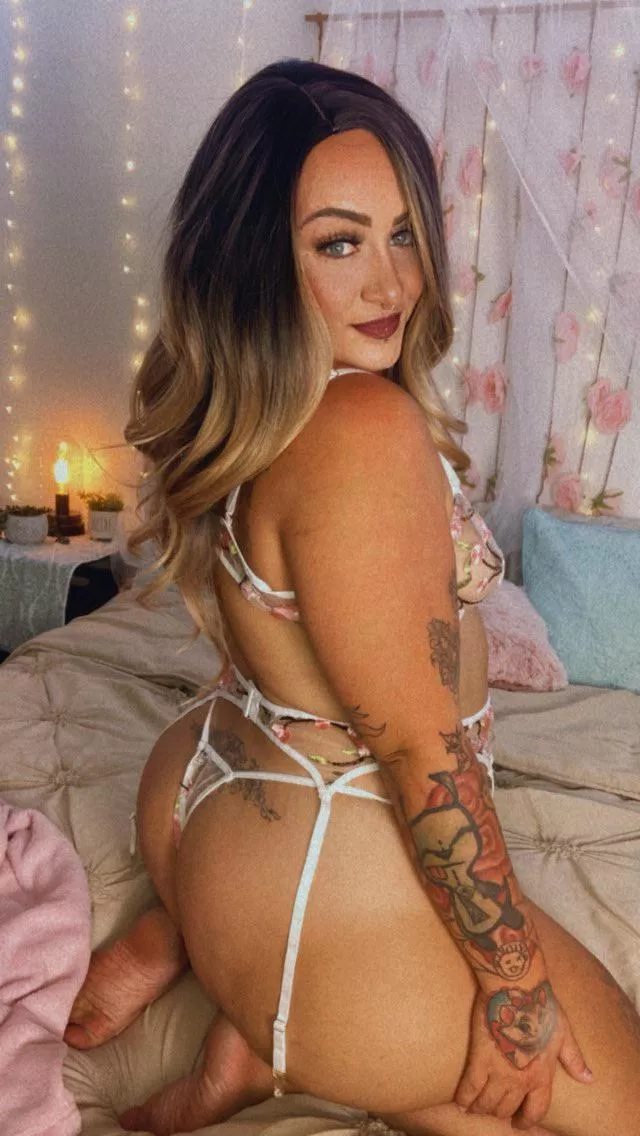 Put me in your Easter basket posted by PinkiiBxtch