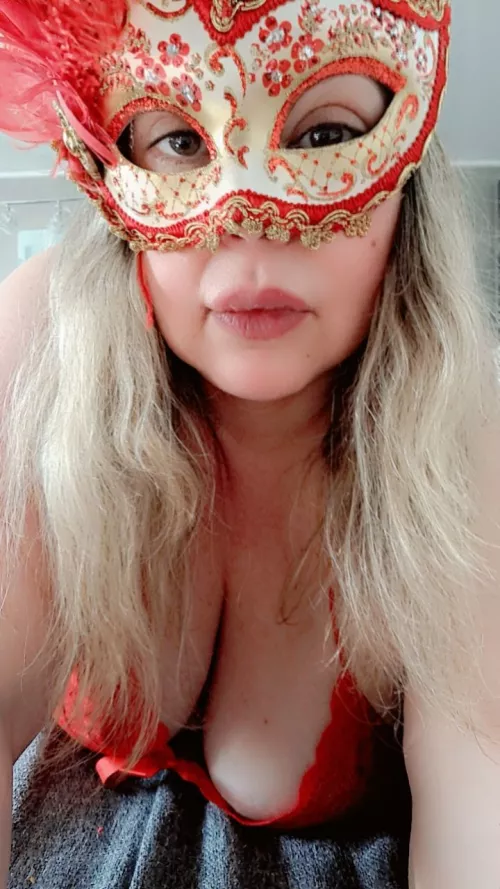 Red for you! by bbwnicoleann