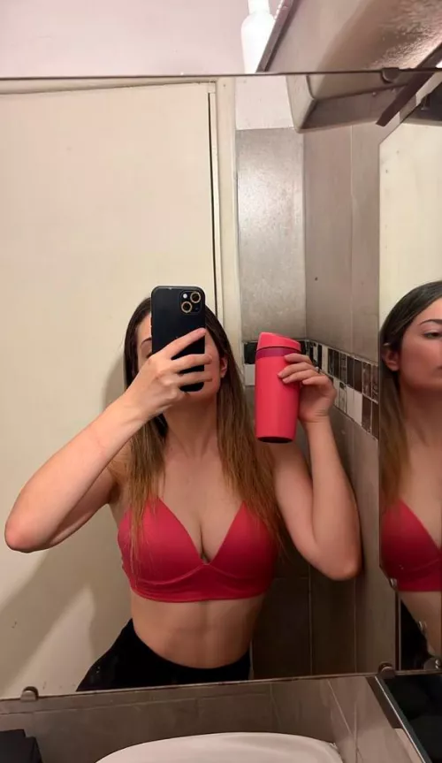 red makes me feel beautiful ❤️ by MallEast9538