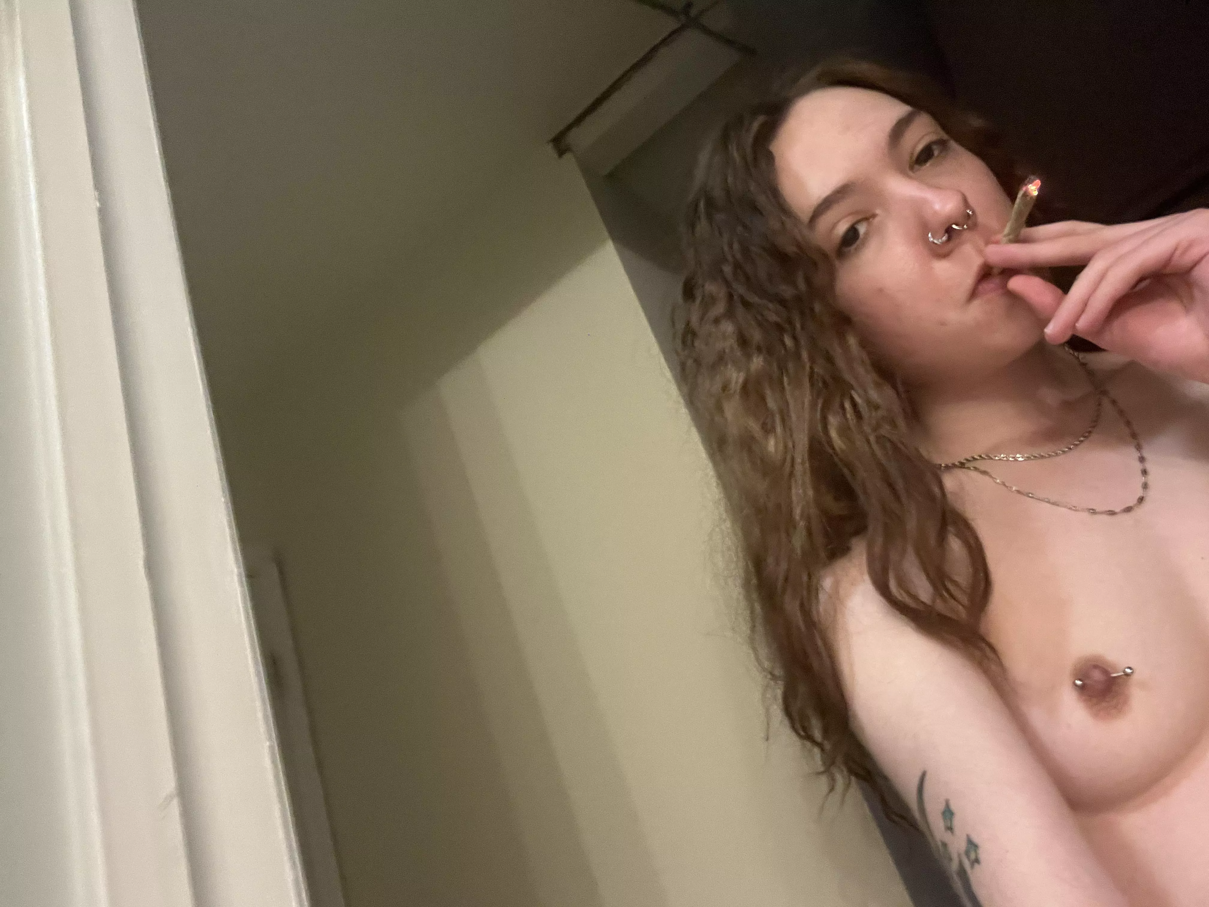 smoke with me (f) posted by st0nerbitch