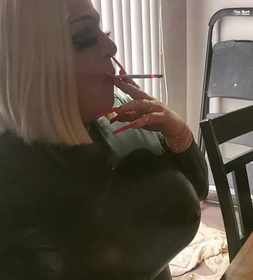 Suck hard [T] by VirginiaSmoker13