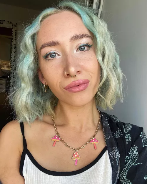 Tried something different with my make up. What do you think? by ome2276