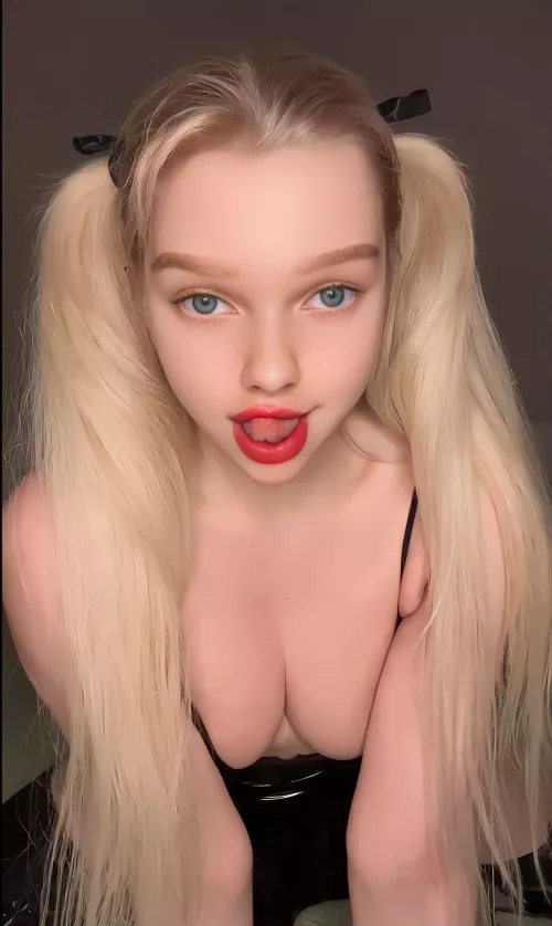 Two tails by WhiteViki