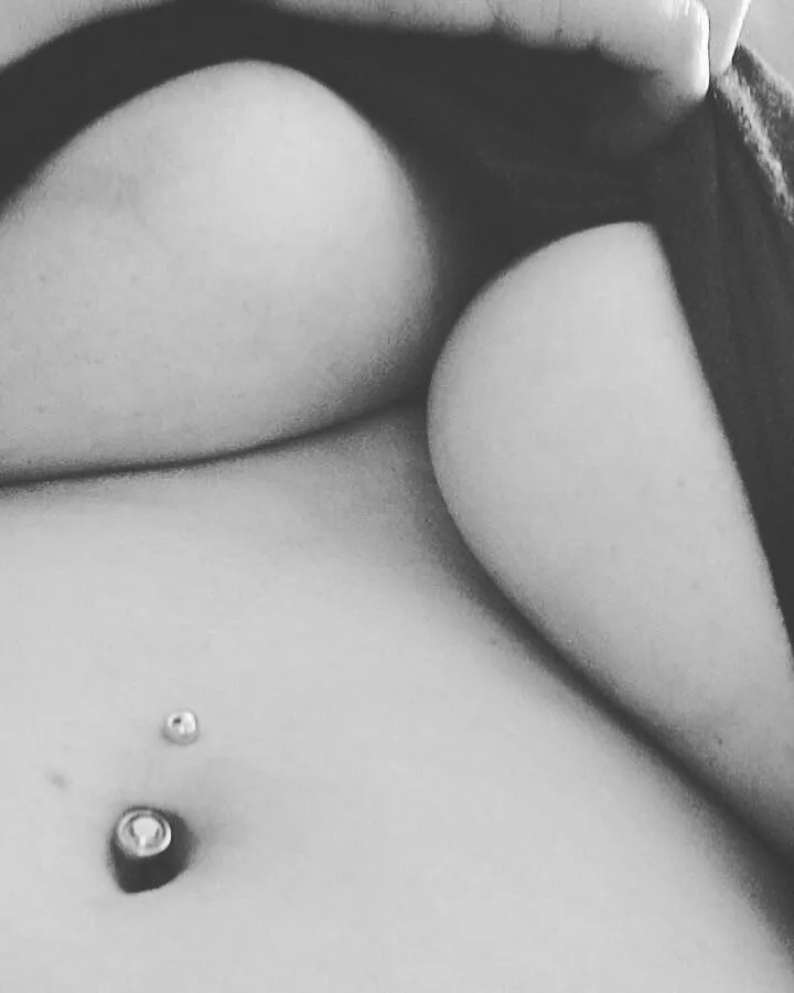 Wanna see the rest? posted by ittybittyzzzz