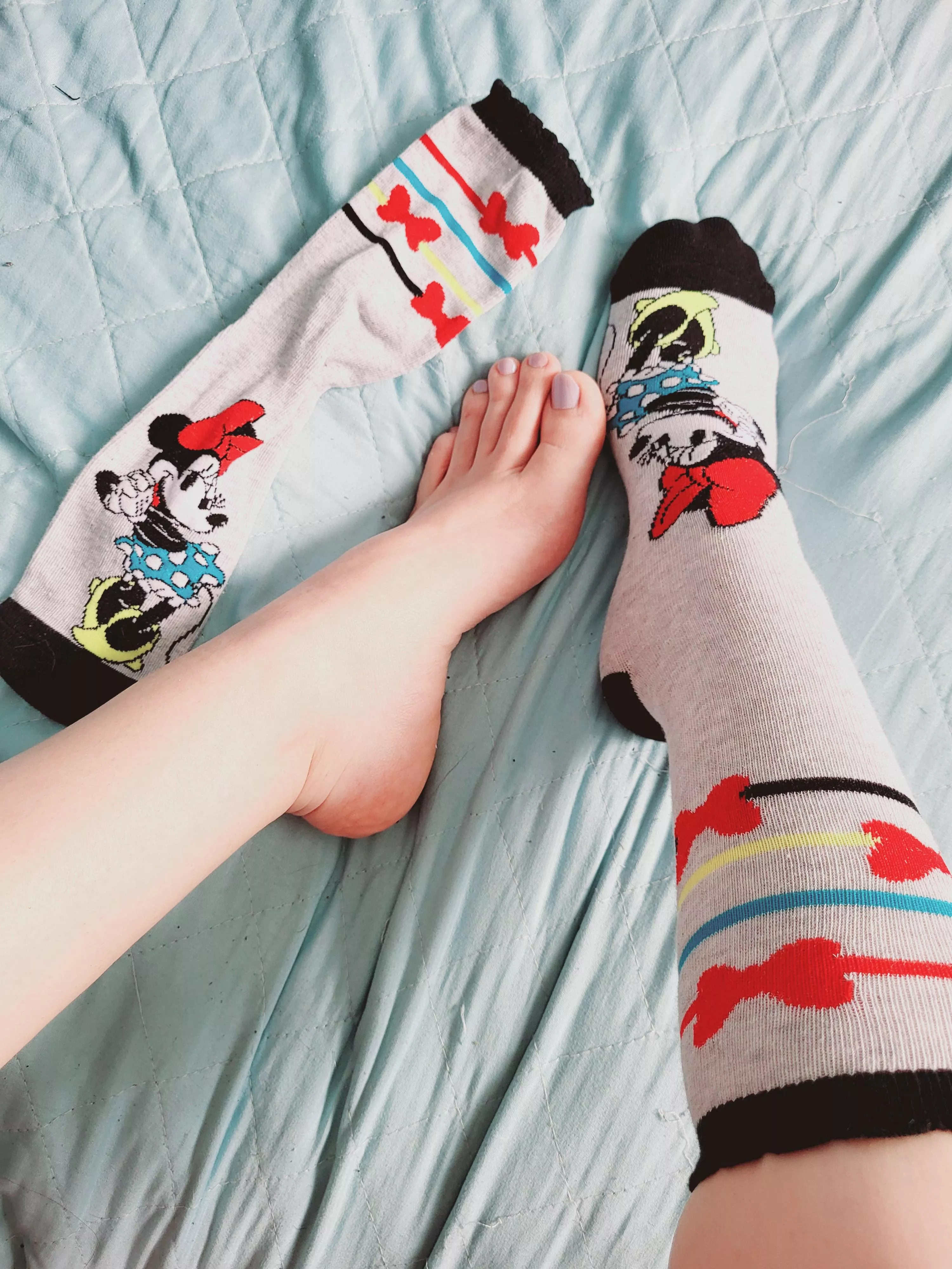 Wanna take a sniff of my minnies? posted by SexyFootie