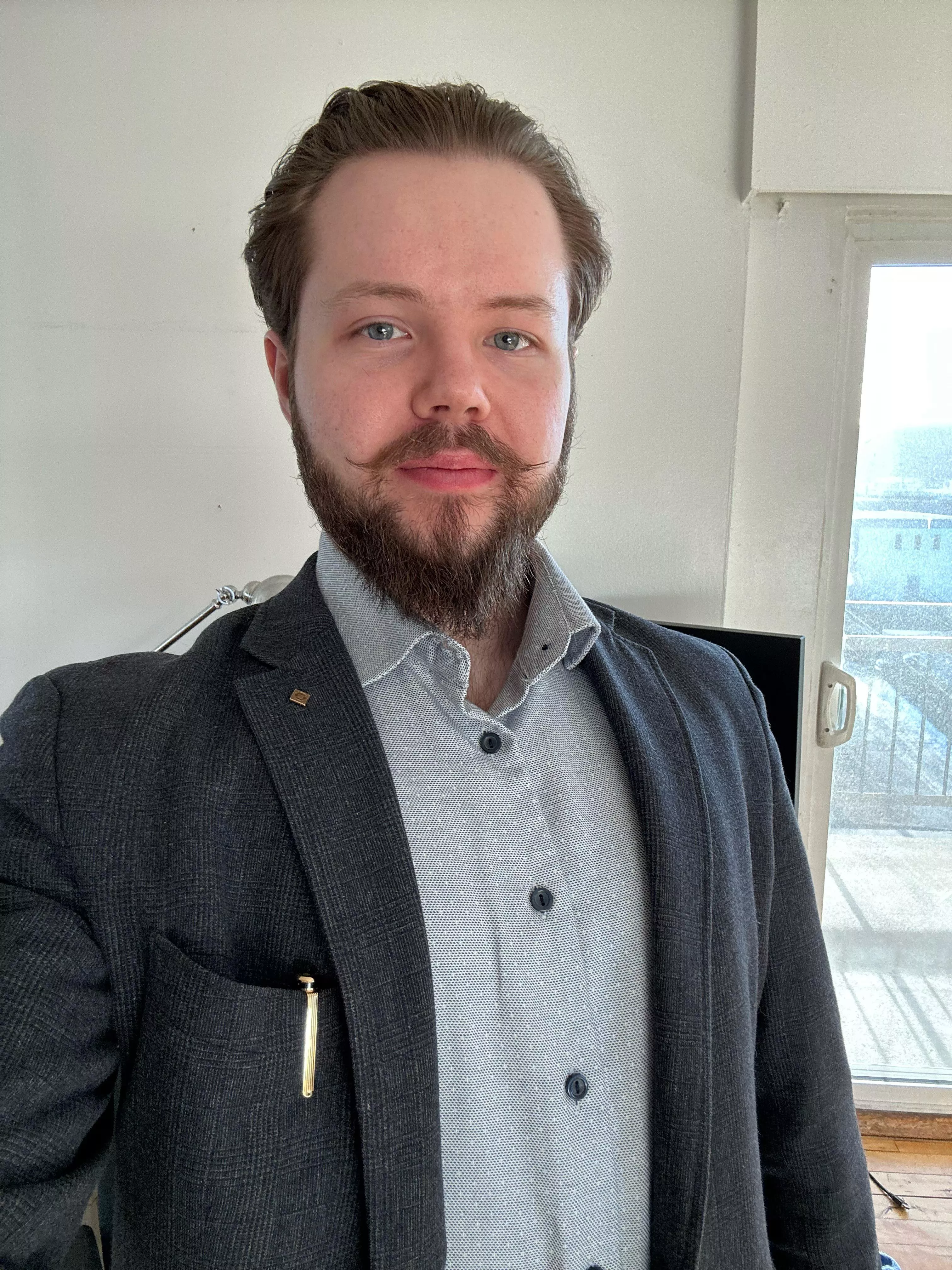 Went to the barber as a treat after a final exam this afternoon. Look okay? posted by Lafalasidosi