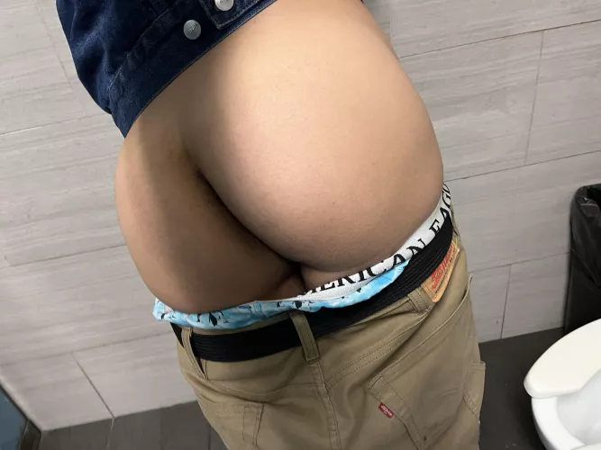 When I was being a slut at work by hornycrime