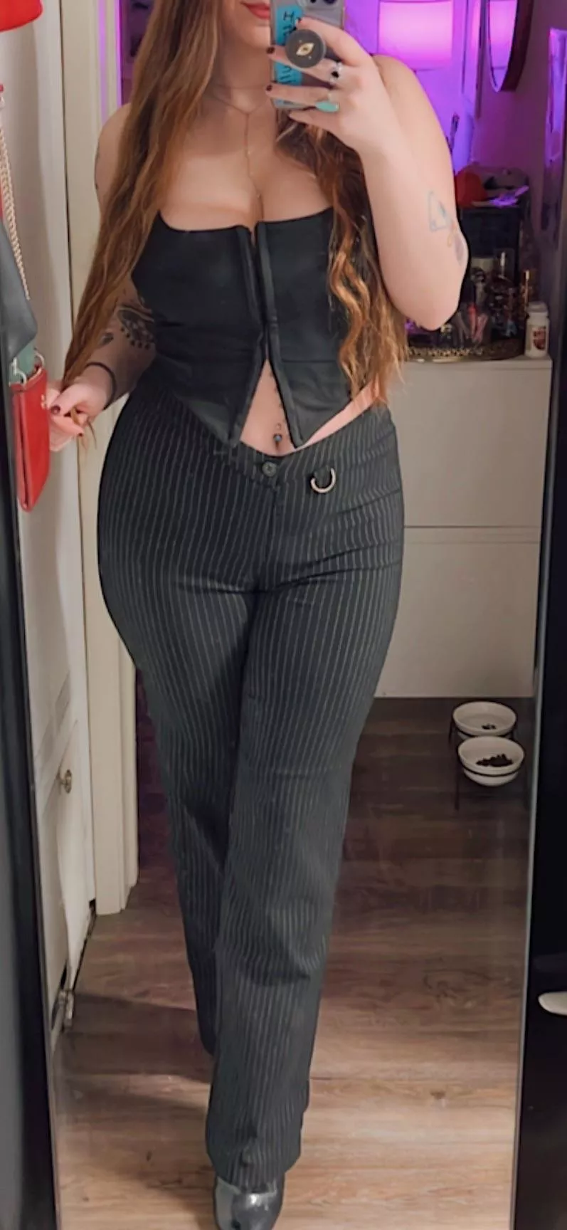 When the clothes show off the curves 😉 [F] posted by urluckyace