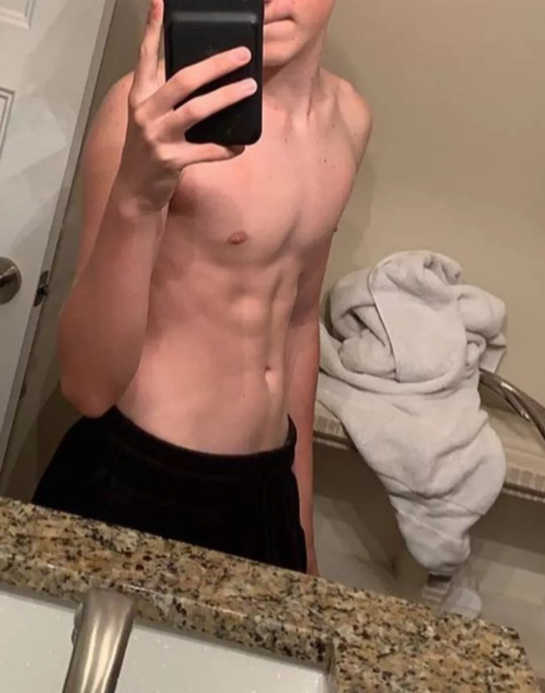 18 bi fit; add me if fit and around the same age ;) mikex203 posted by mjkd321123