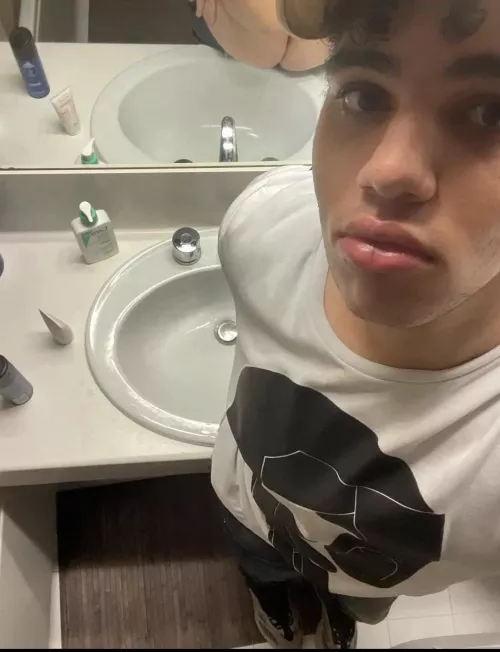 18 sub bicurious tight boy looking for hung, snap: bubbleboytoy by peachydumpytruck