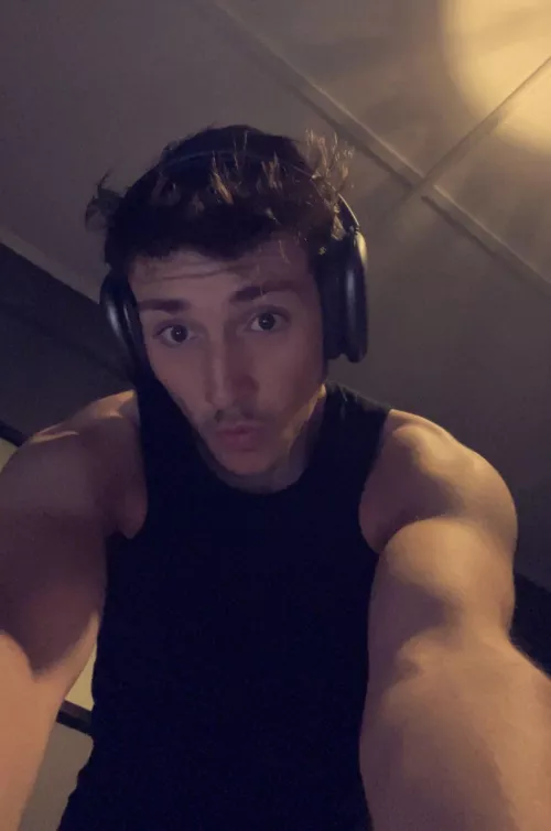 😯19 :) by kieranjbennett