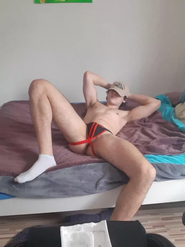 [20] come to bed posted by beaugosse_xxx