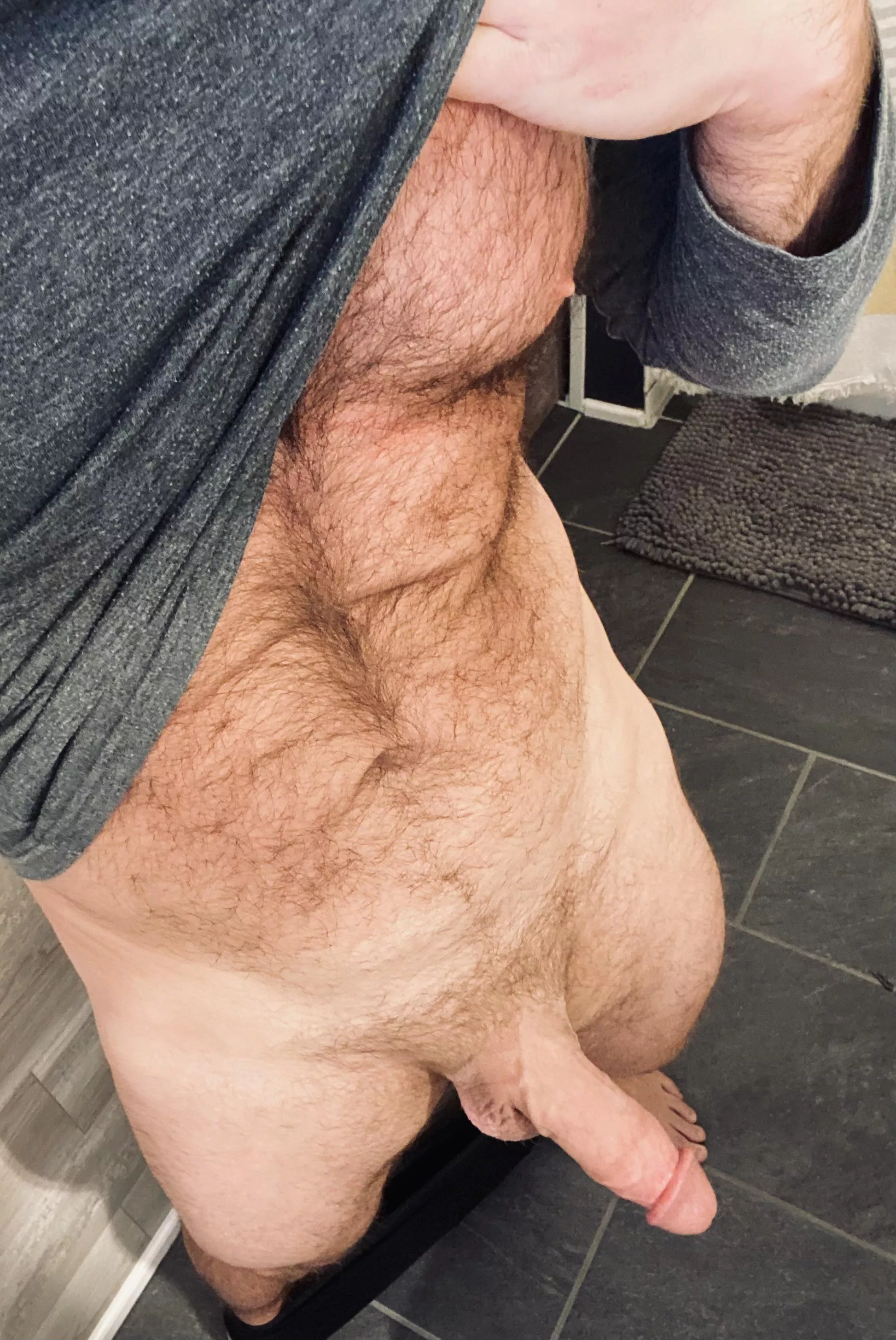 (42) Good Friday, right ?!? ;) posted by singlexlmale