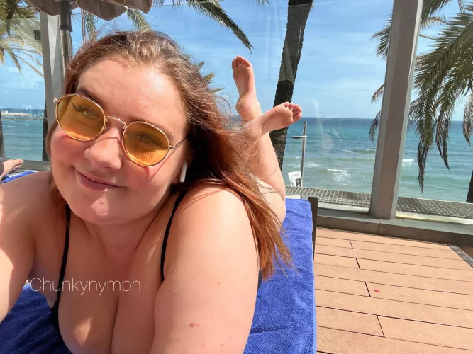 By the sea! [f] by chunkynymph