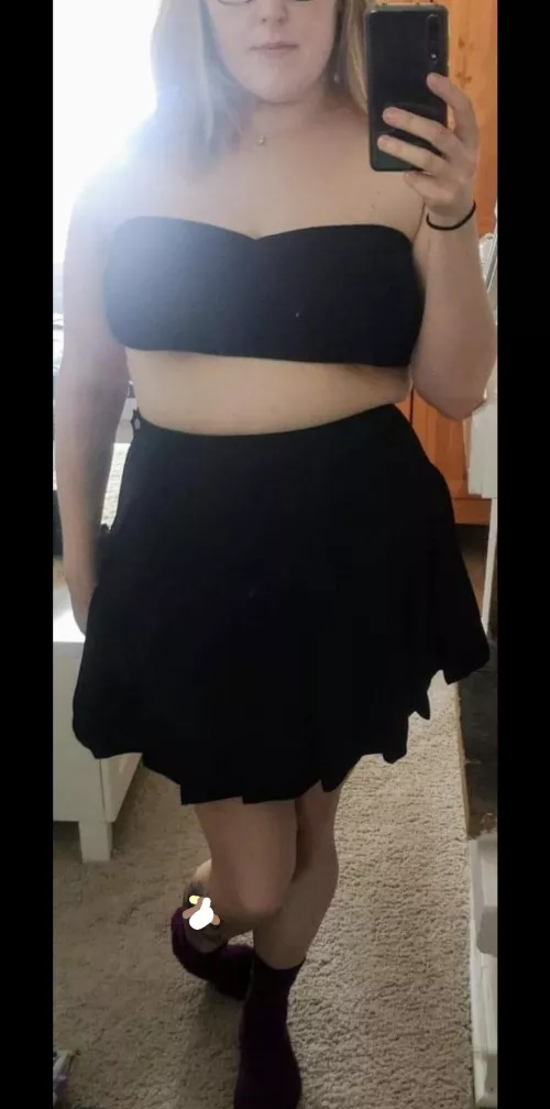 Can a BBW MILF still wear this? by Sveatwinkle