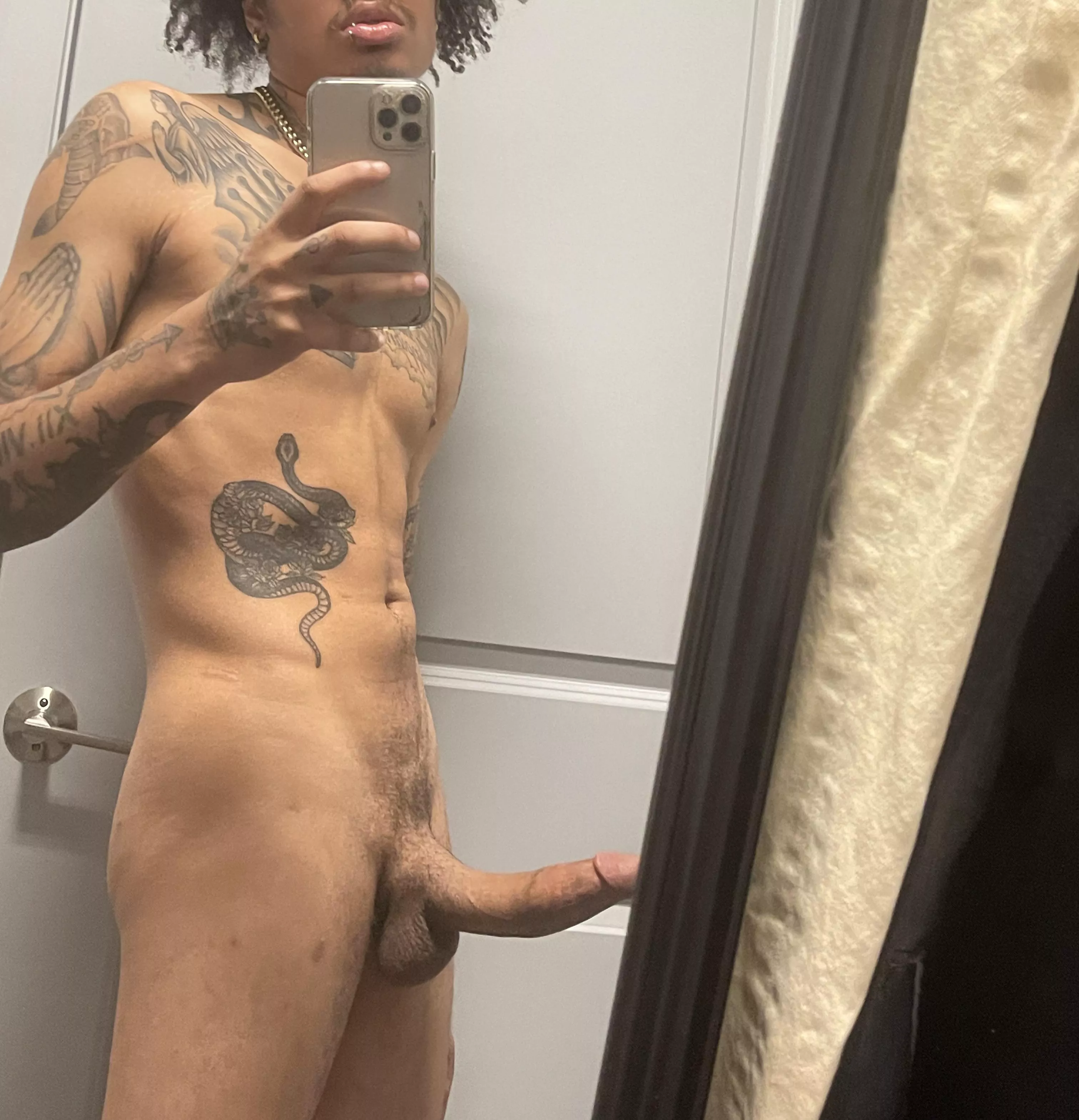 Can i dominate you with my inches? 😈 posted by onlyfans_realasmooth